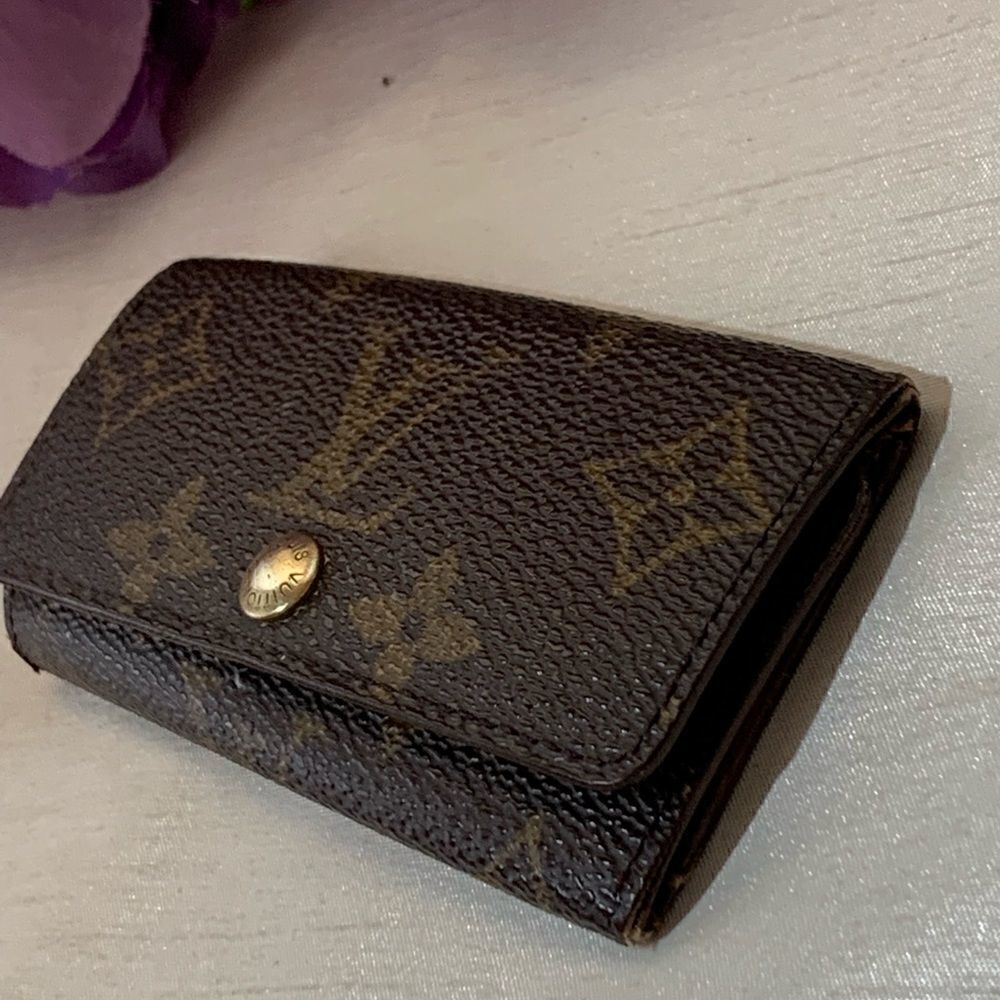 Authentic Louis Vuitton Monogram 4 Key Wallet - Picture 5 of 8